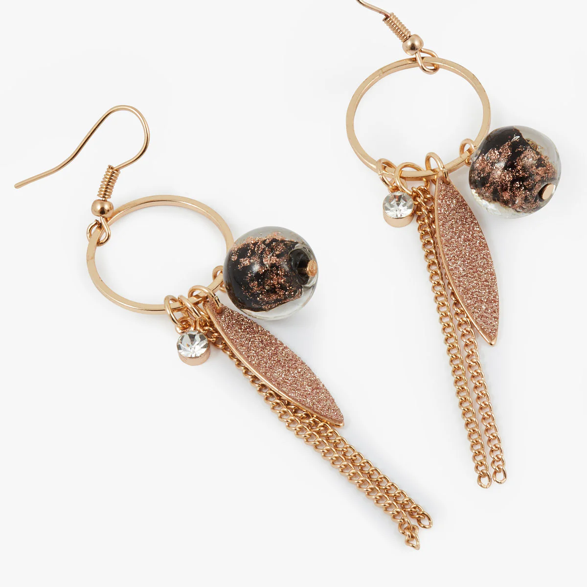 Boucles d'oreilles crochet noir - Image 2