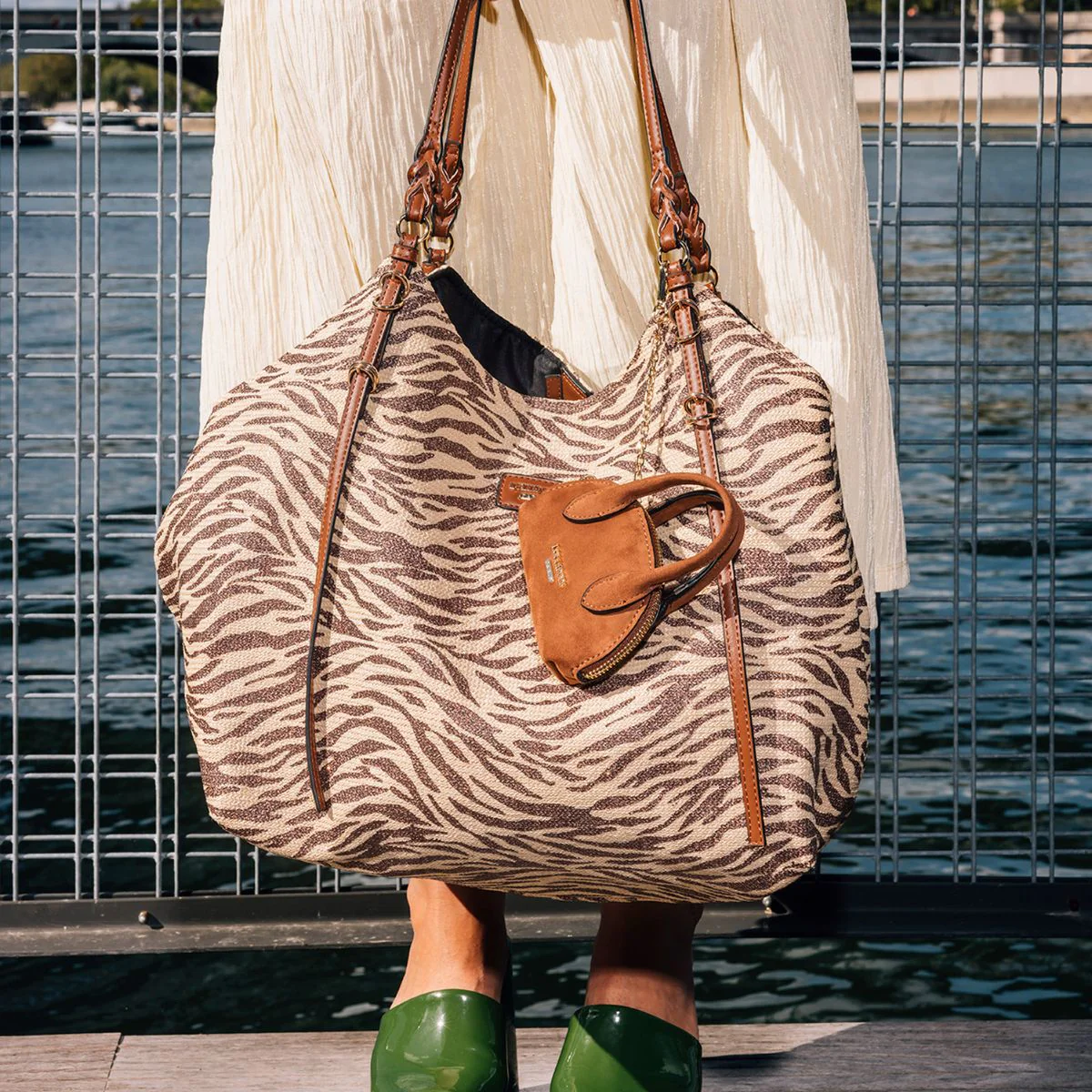 Porte-clés sac camel Sivena - Image 4