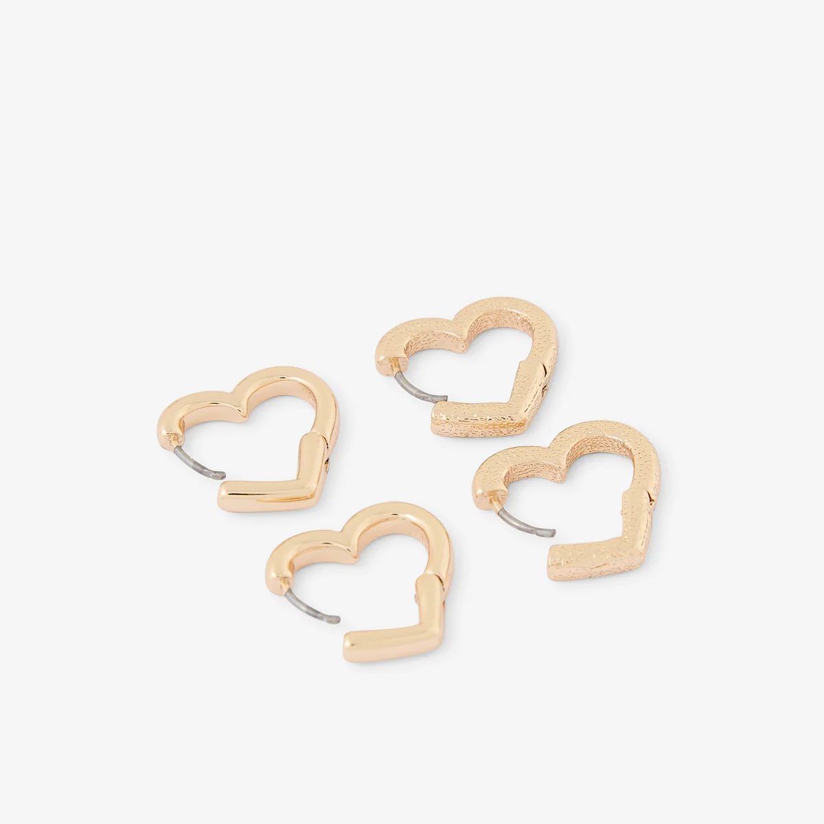 Set de 2 paires de créoles en forme de cœur Romantique - Image 2